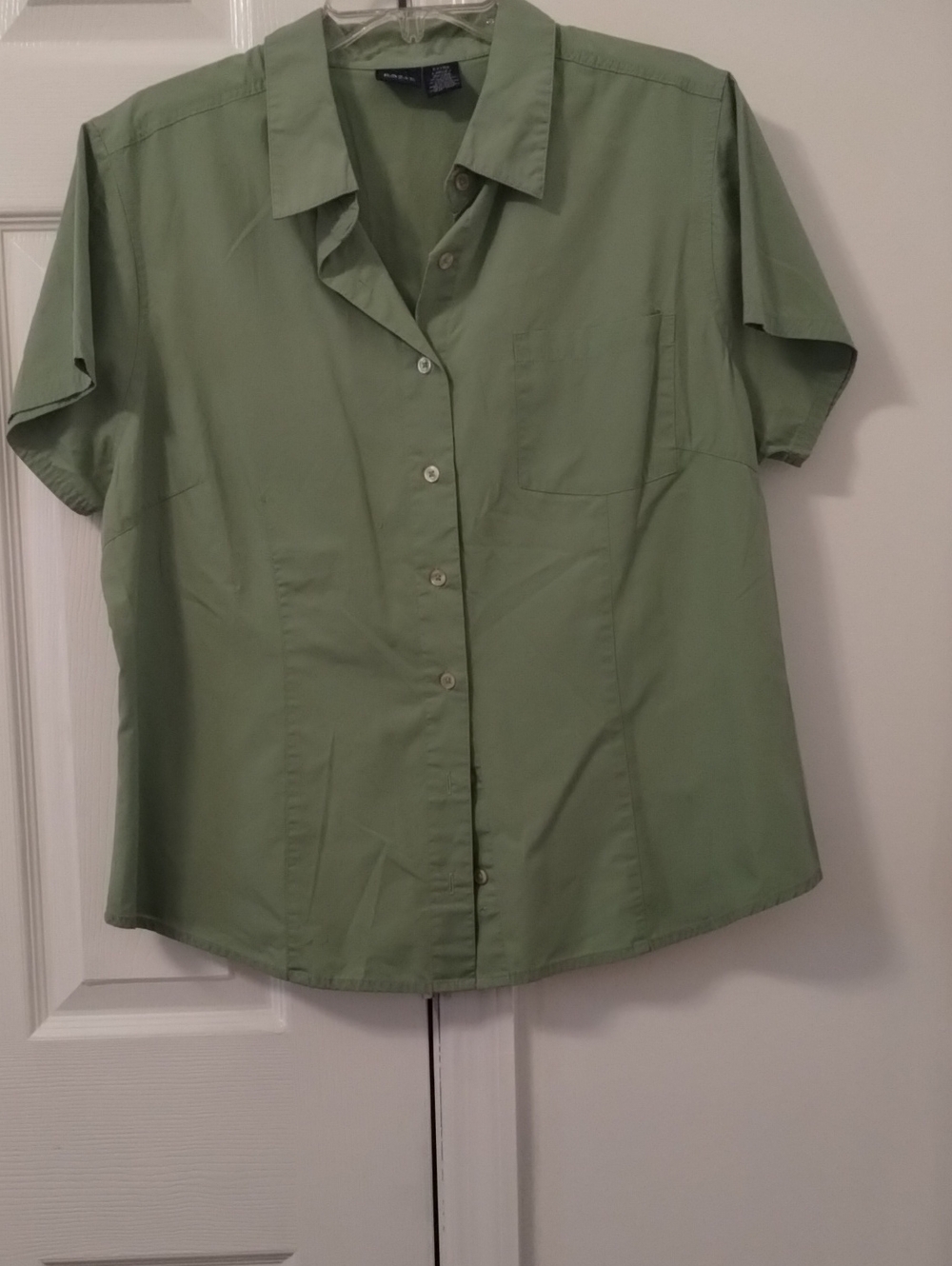 Basic Editions Sage Green Short-Sleeve Button-Down Shirt